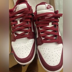 Used Nike dunk team Red size 10.5